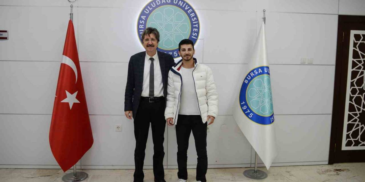 Olimpiyat Gururu Eray Şamdan, Üniversitesini Temsil Etmeyi Sürdürecek