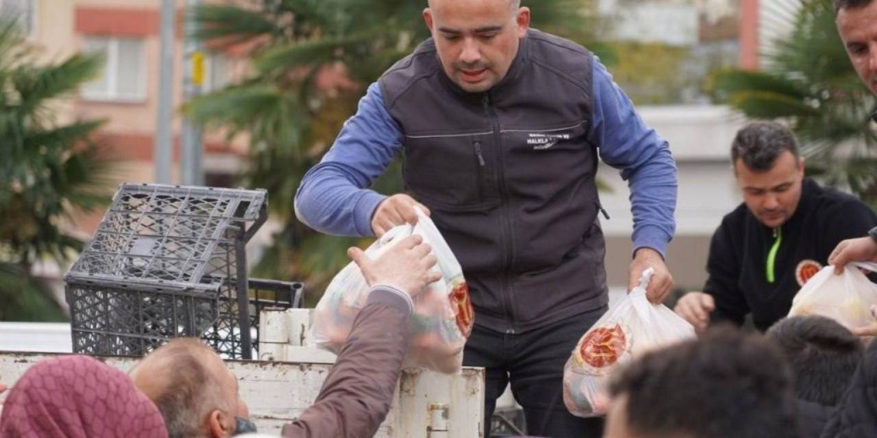 20 Ton Mandalina Ve Limon Vatandaşlara Dağıtıldı