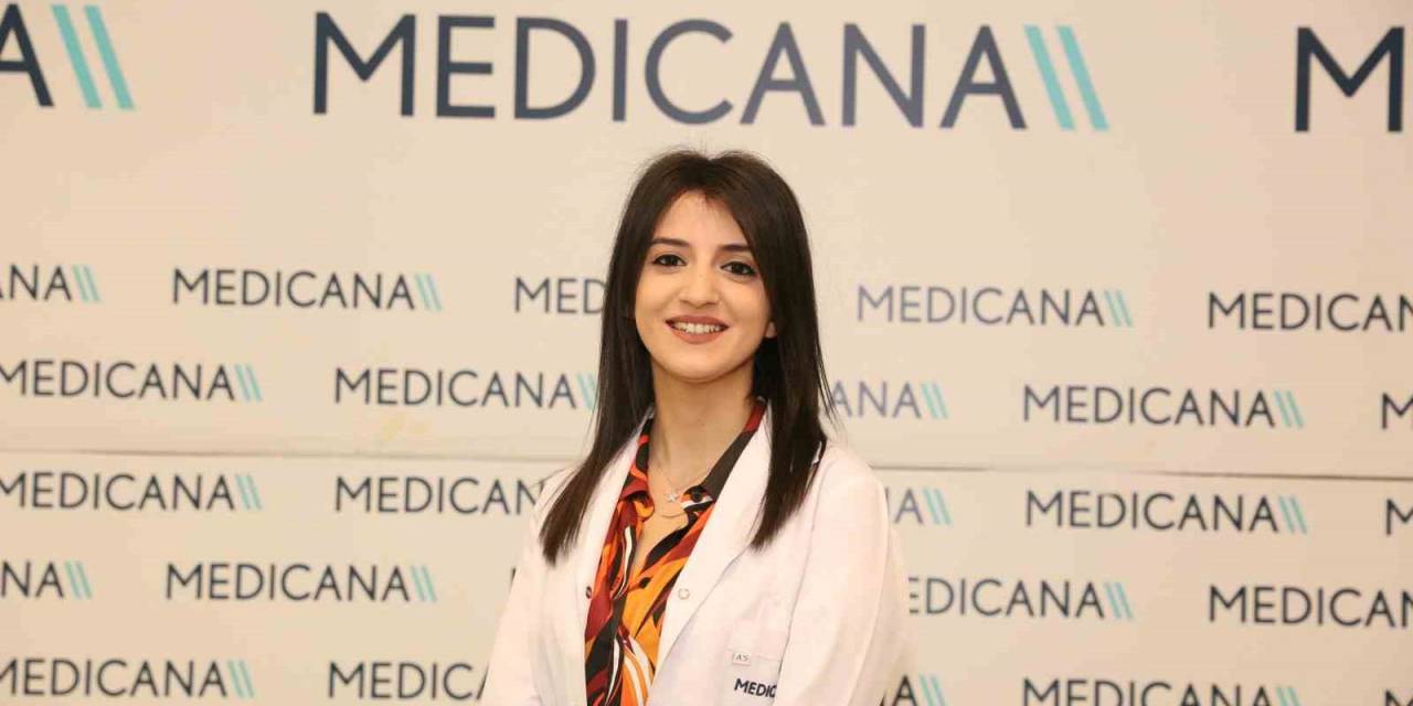 Diyetisyen Merve Sena Nazlı: "Bitki Çaylarının Fazlası Olumsuz Etkilere Sebep Olabilir"