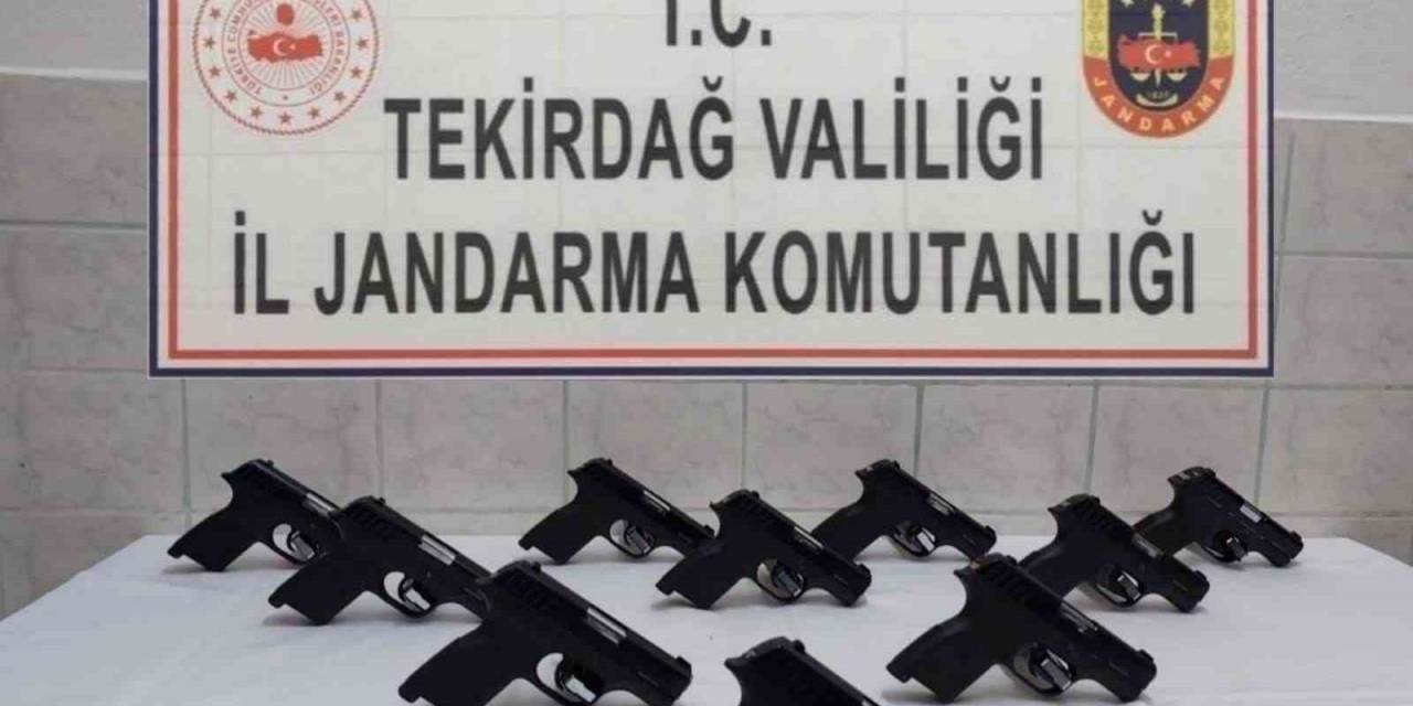 Şüpheli Araçtan 10 Adet Ruhsatsız Tabanca Çıktı