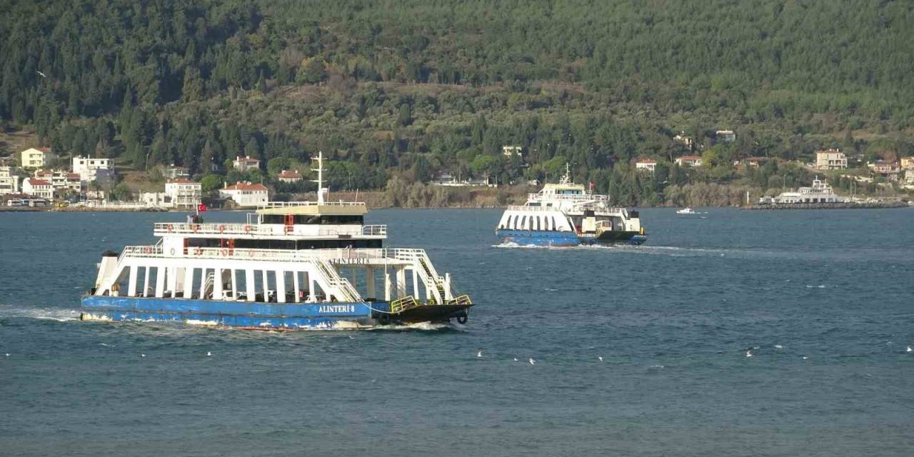 Bozcaada Ve Gökçeada’ya Bazı Feribot Seferlerine Fırtına Engeli