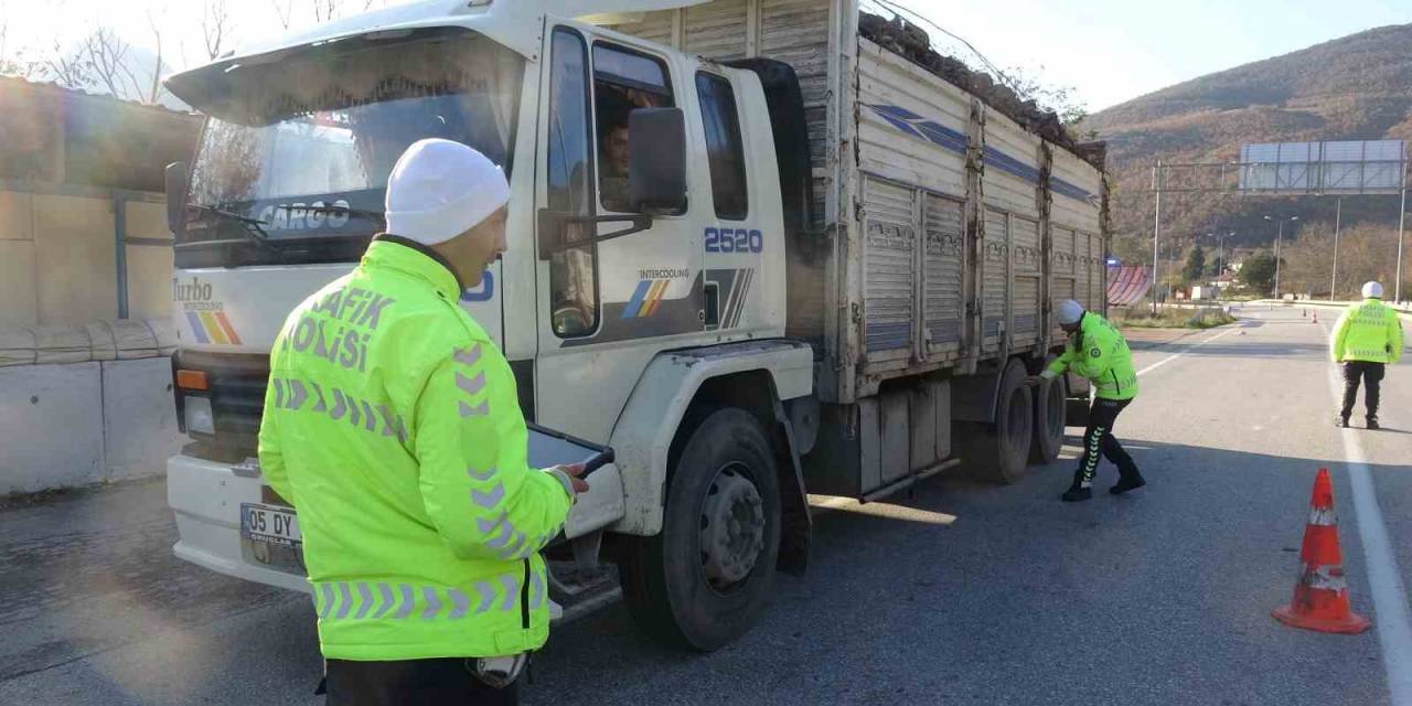 Tokat’ta Kış Lastiği Denetimleri Başladı