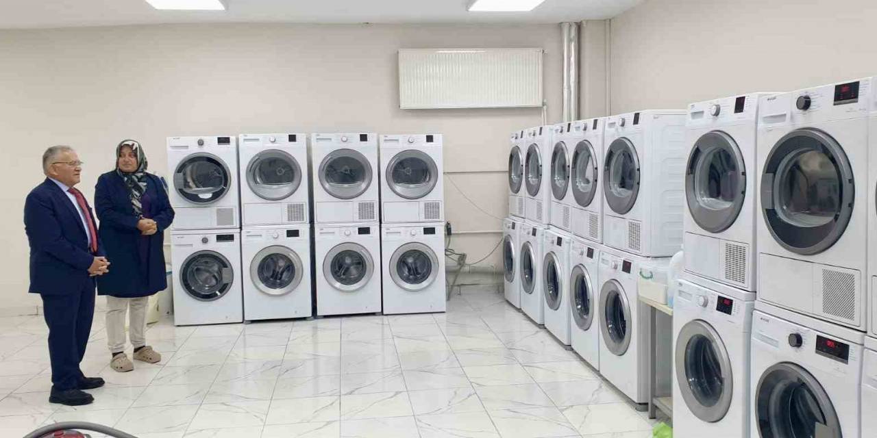 Başkan Büyükkılıç, Çamaşır Yıkama Merkezi’nde İncelemelerde Bulundu