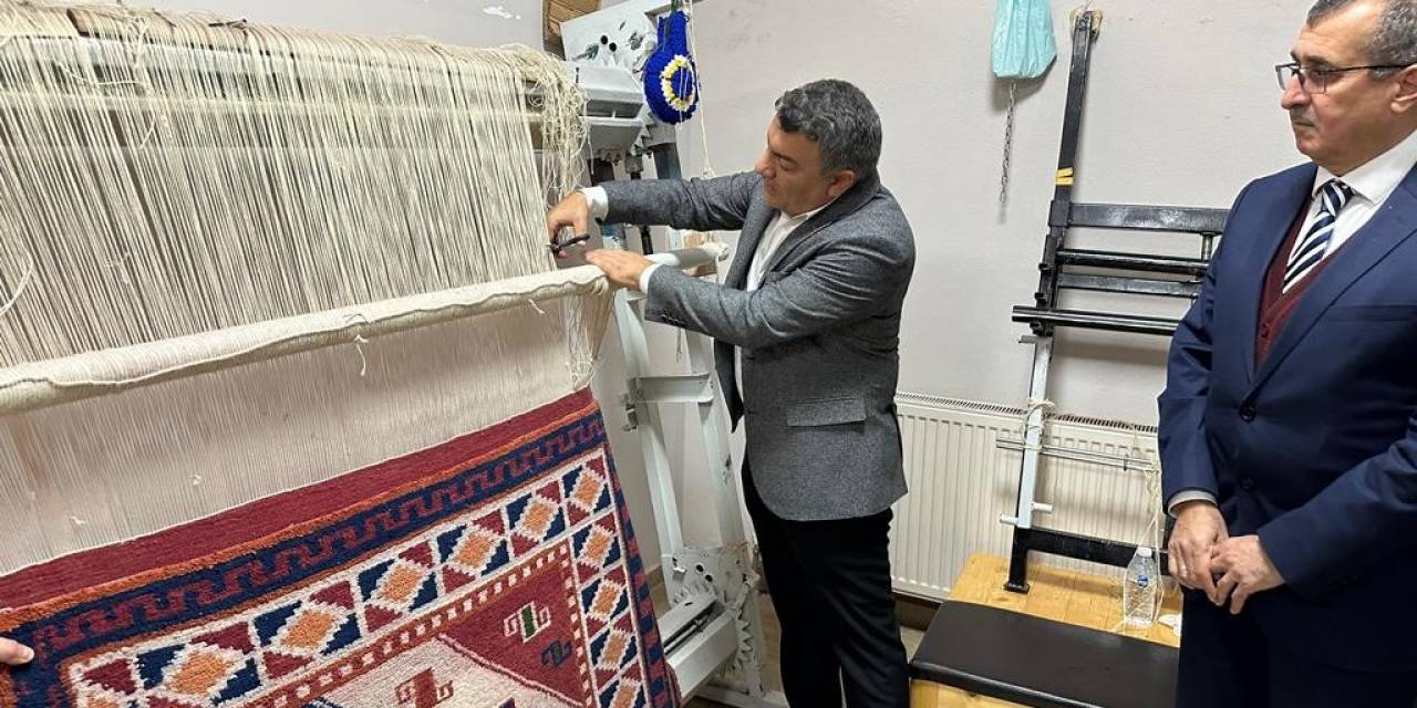 Kadınların Emeği İlk Kez Tezgahtan İndi