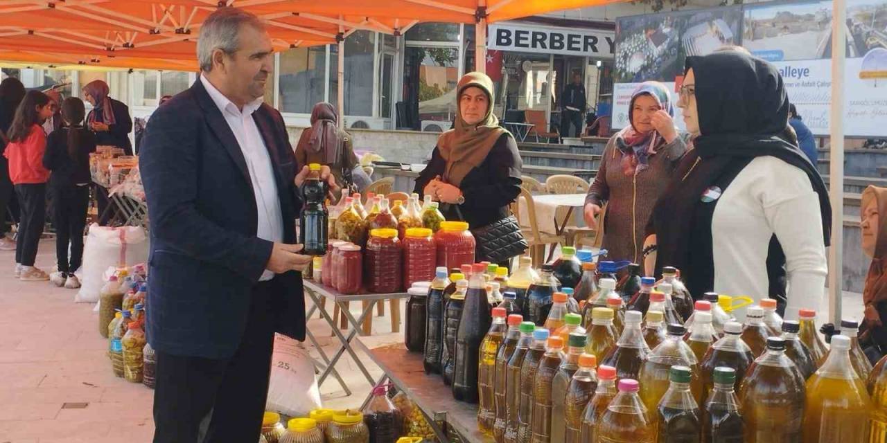 Filistin’e Yardım İçin Hayır Çarşısı Kurdular