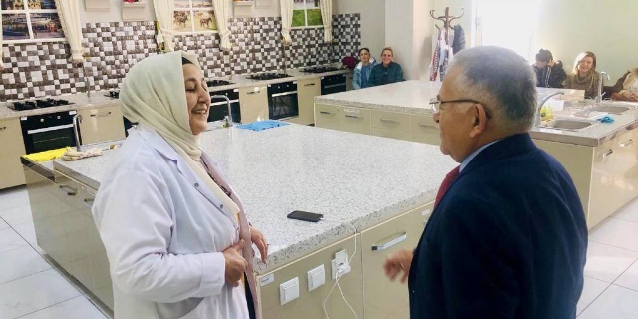 Başkan Büyükkılıç, Kaymek Akademi’yi Ziyaret Etti