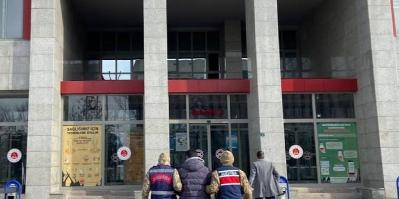 Aranan Şahıslar Jandarmadan Kaçamadı