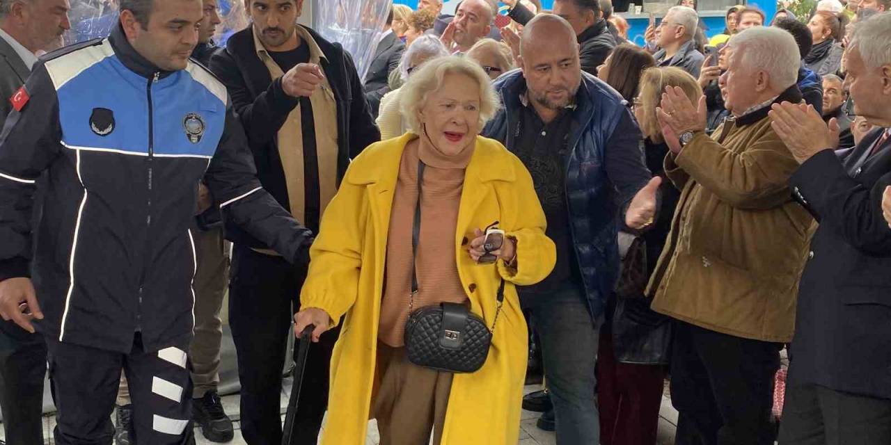 Yeşilçam’ın Efsane İsimlerini Bir Araya Getiren Yeşilçam Sergi Evi, Silivri’de Açıldı