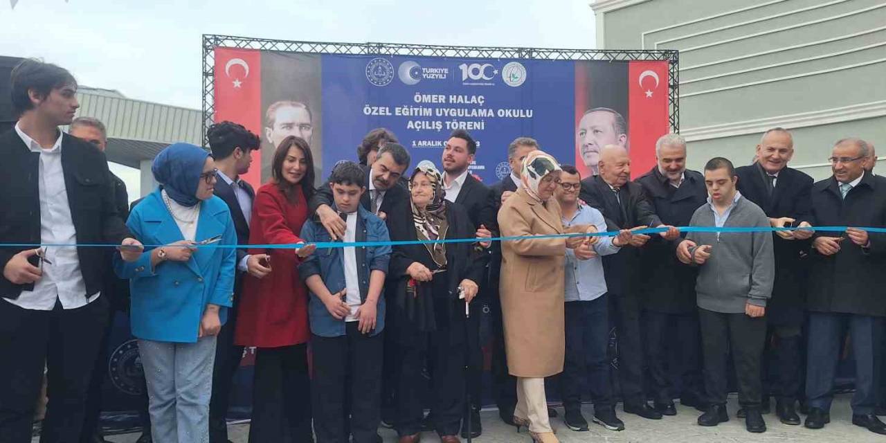 Bakan Tekin: "yerel Yönetim Seçimlerinde Oy Verirken Adaylardan Eğitim Öğretim Sürecine Destek Olma Sözü Ve Vaadi Arayın”