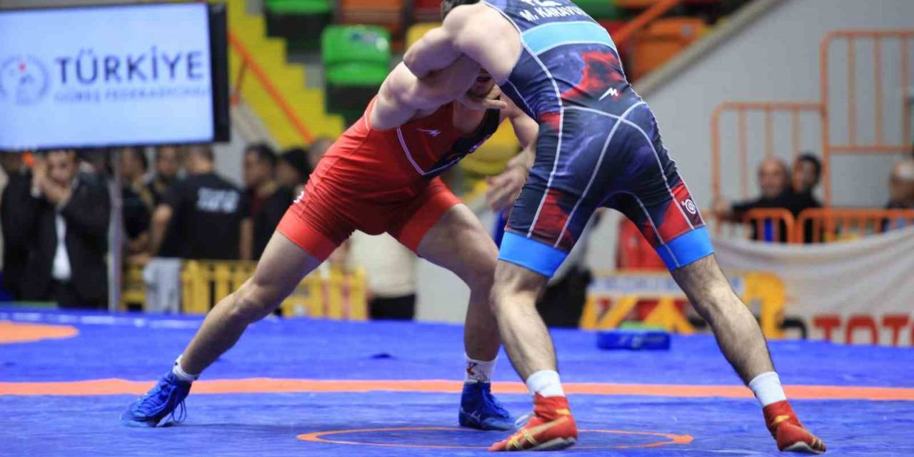 Konya’da Mahmut Demir Büyükler Serbest Güreş Türkiye Şampiyonası’nın Resmi Töreni Yapıldı