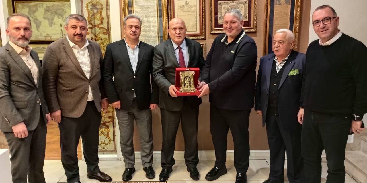 Başkan Pekmezci İstanbul’daki Hemşehrileriyle Bir Araya Geldi