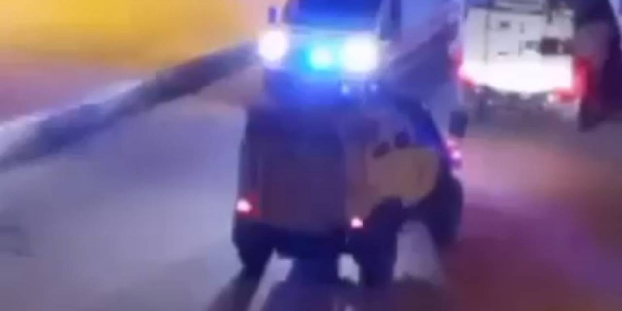 Motosikletli 2 Kişi Yolda Yürüyen Vatandaşa Silahla Saldırdı: 1 Yaralı