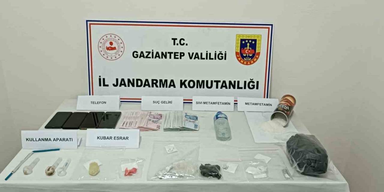 Jandarmadan Bölgesel Şok Huzur Ve Güven Uygulaması: 3 Şahıs Tutuklandı