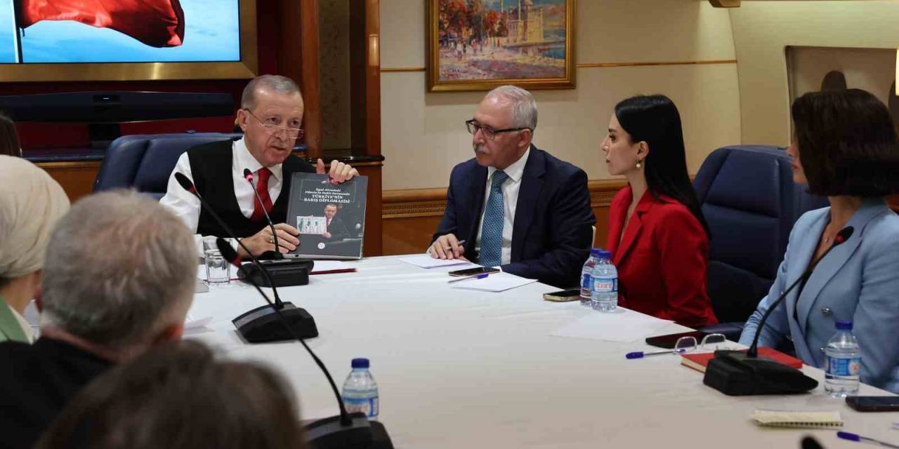 Cumhurbaşkanı Erdoğan: "Kim Hukuksuzluk Yapıyor İse Cezasını Çeker"