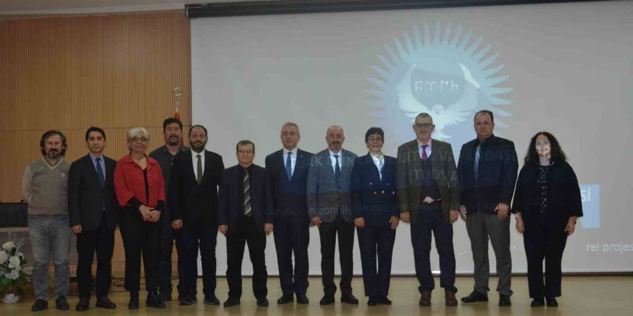 Zbeü’de ‘Türk Dünyasında Dijital Vatandaşlık’ Konferansı Gerçekleştirildi