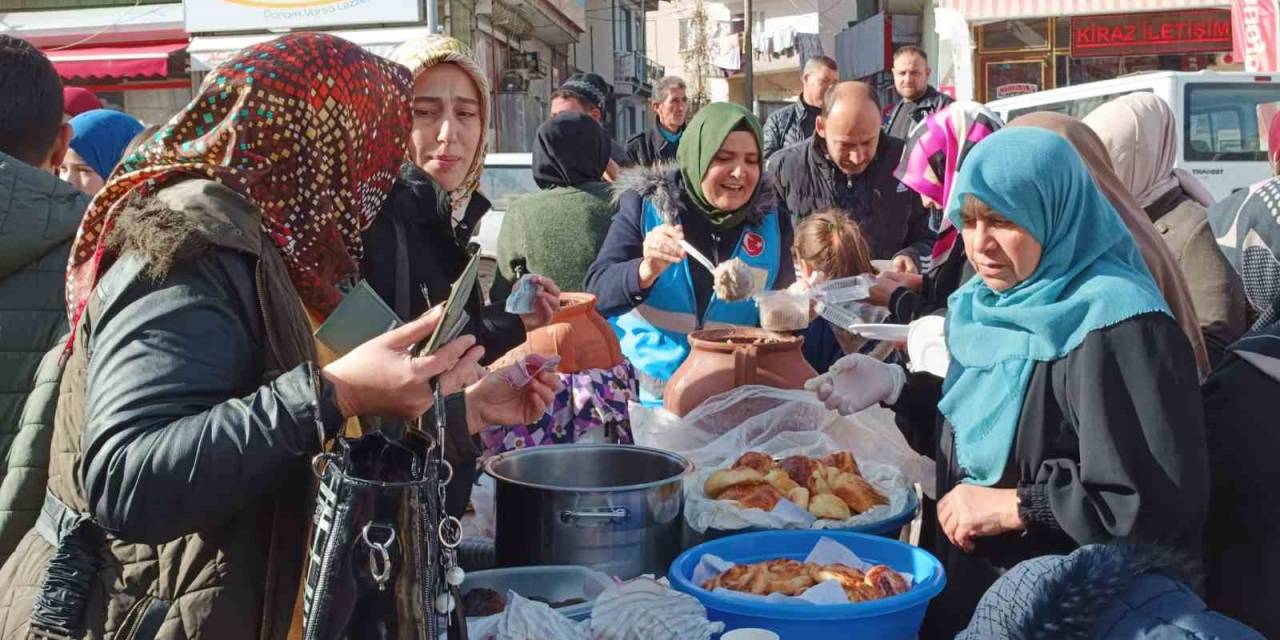 Şuhut’da Filistin İçin Hayır Çarşısı Kuruldu