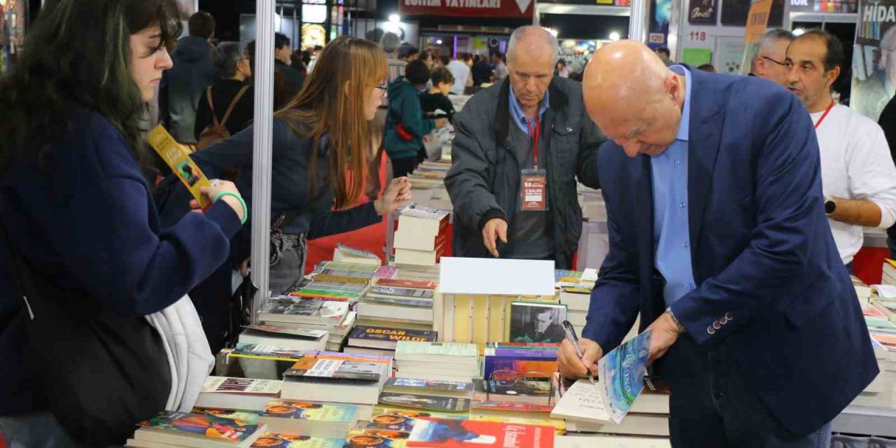 Antalya Kitap Fuarı’nda Müzikal Söyleşi