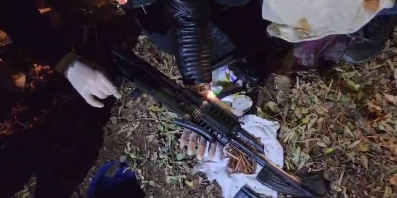Jandarma Ahırda Çok Sayıda Silah Ve Mühimmat Buldu