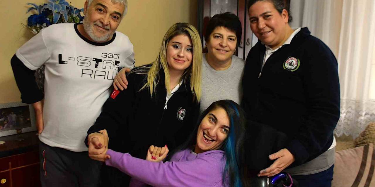 Buse Engelliler Günü’ne Yeni Saçları İle Girecek