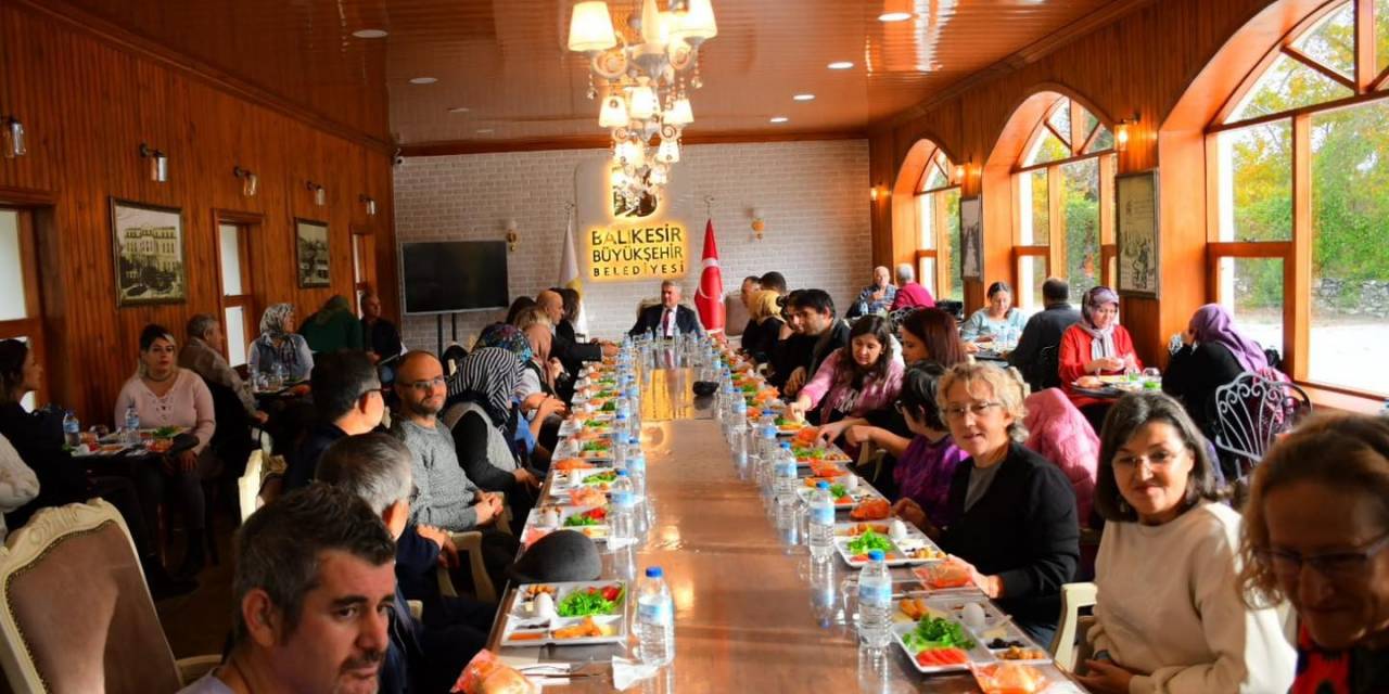 Ak Parti Edremit’te Engellileri Unutmadı