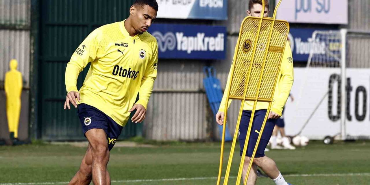 Alexander Djiku, Takımla Birlikte Çalıştı