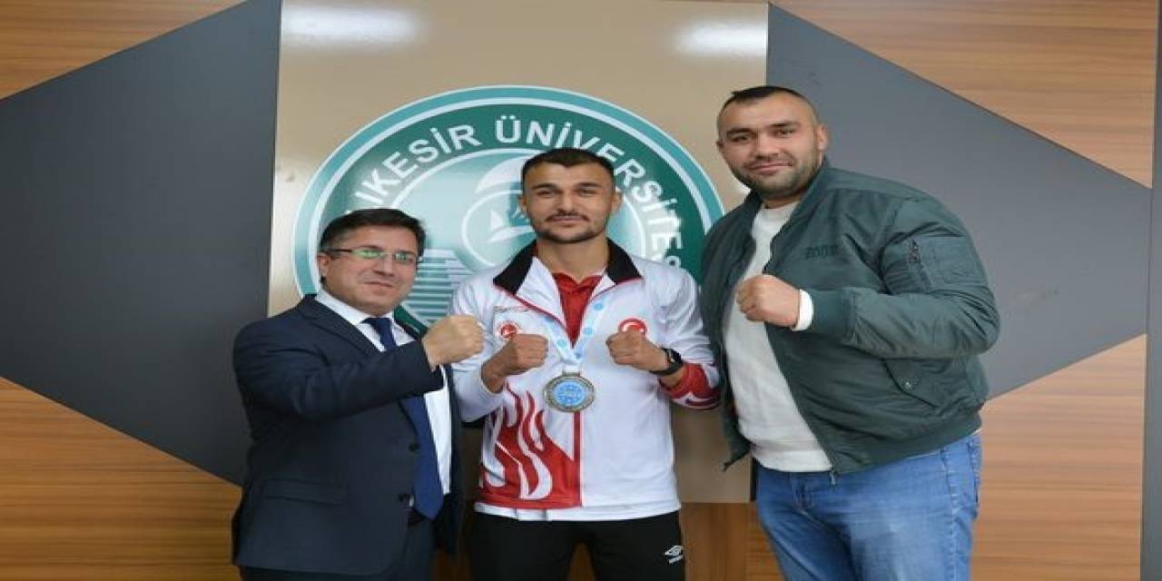 Şampiyondan, Rektör Oğurlu’ya Ziyaret