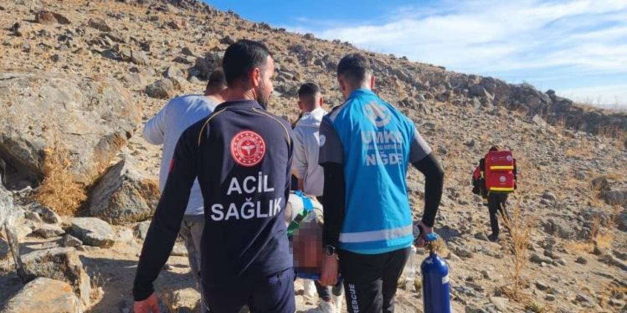 Arazide Rahatsızlanan Avcının Yardımına Umke Yetişti