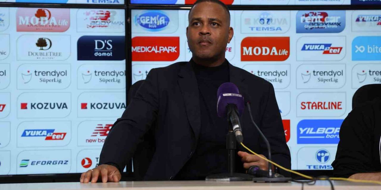 Patrick Kluivert: “Bizler İçin Üzücü Bir Sonuç Oldu”
