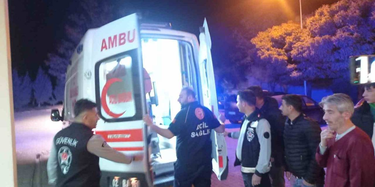 Besni’de İki Aile Arasında Bıçaklı Kavga: 7 Yaralı