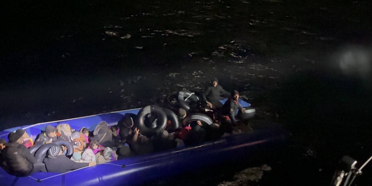 İzmir Açıklarında 11 Düzensiz Göçmen Kurtarıldı, 34 Göçmen Yakalandı