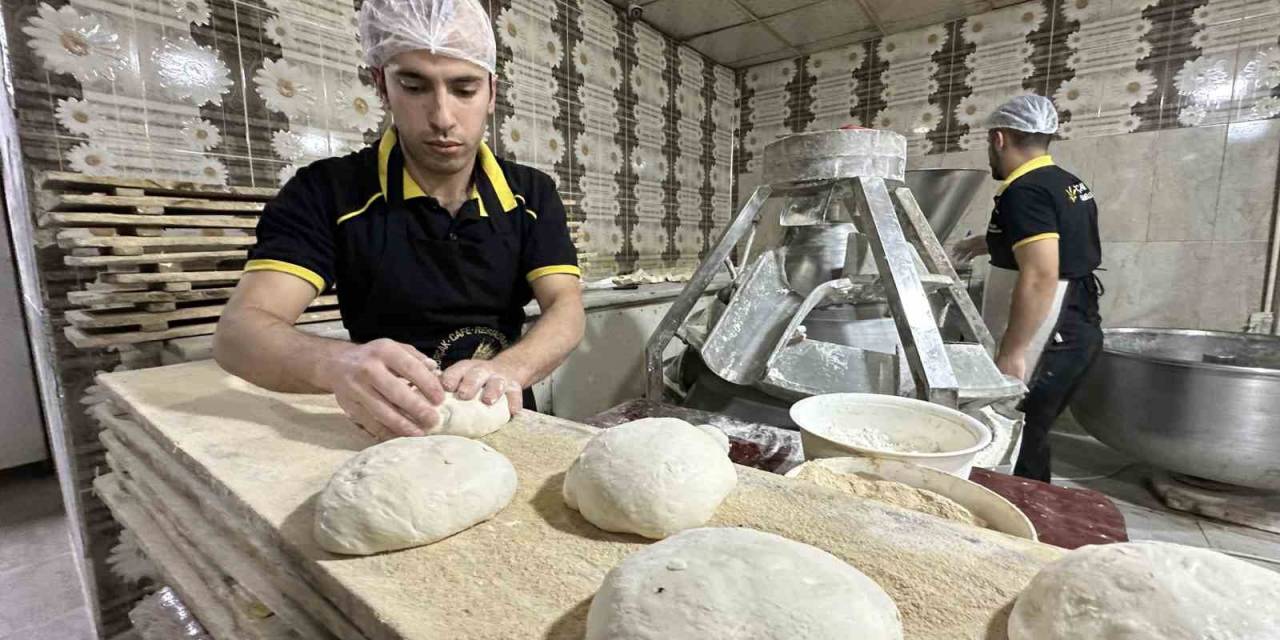 ‘Hiçbir Şey Başaramazsın’ Denilen Sağır Ve Dilsiz Genç Fırının En İyi Ustası Oldu