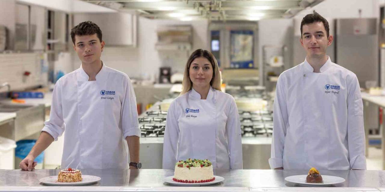 Öğrenci Tasarımı Yılbaşı Pastası