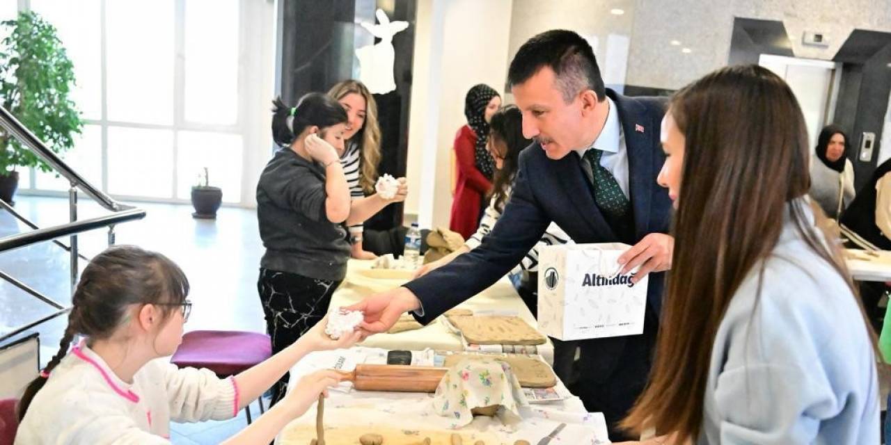 Engeller Sanatla Aşıldı