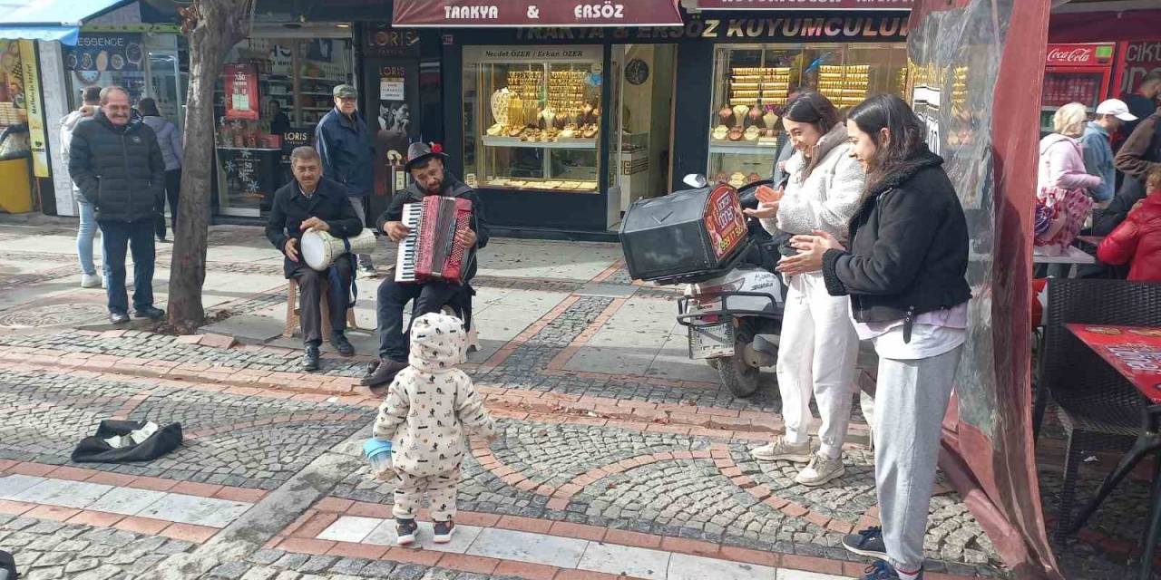 Dilan Polat’ın “Enerji” Şarkısına 9/ 8 Lik Roman Uyarlama