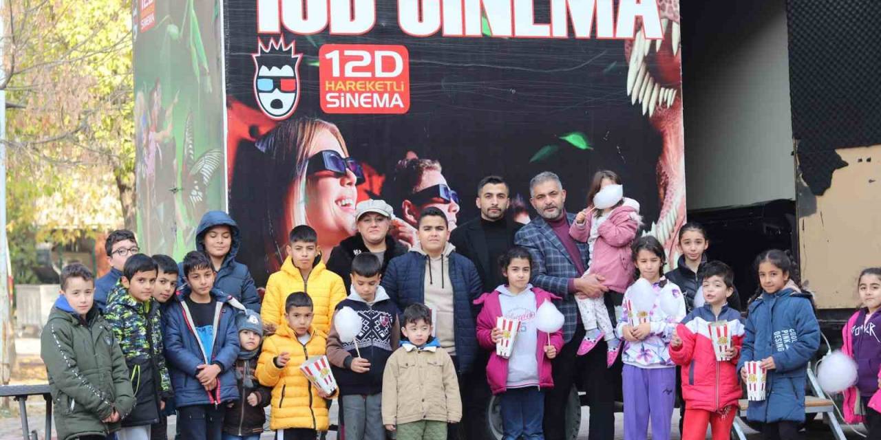 Malatya’da Depremzede Çocuklara 10 D Sinema Etkinliği