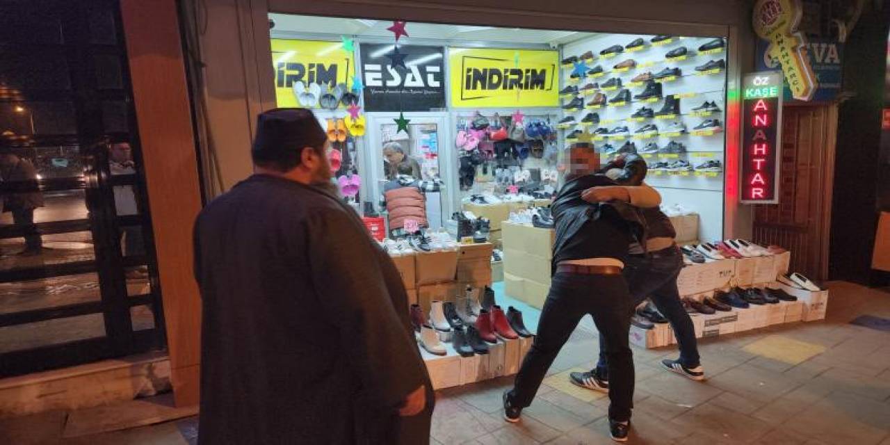 Yolda Yürürken Saldırıya Uğradı, Ayakkabı Dükkanına Sığınarak Kurtuldu