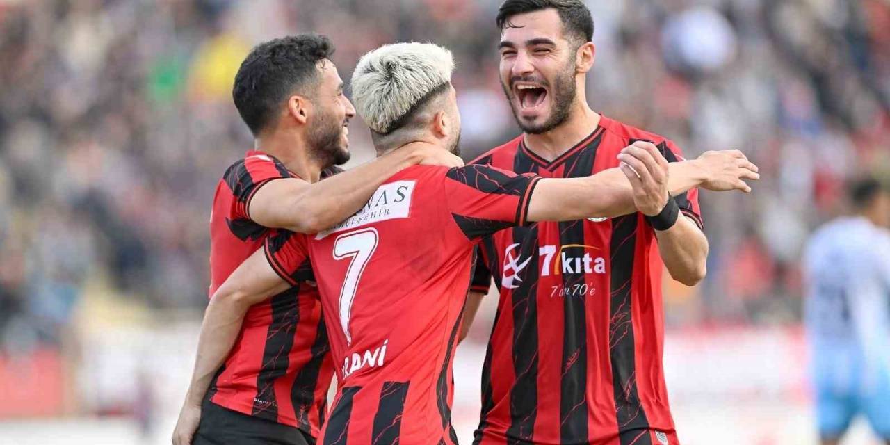 Tff 3. Lig: Turgutluspor: 2 - Pazarspor: 0