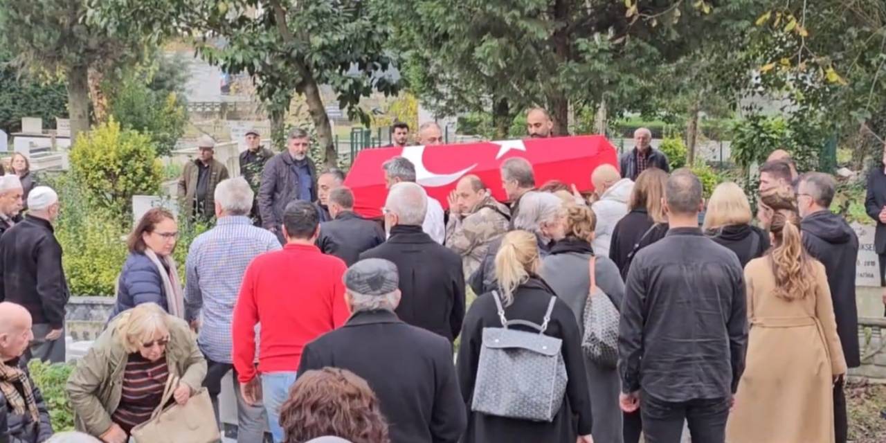 79 Yaşında Hayatını Kaybeden Ünlü Oyuncu Can Gürzap Sakarya’da Toprağa Verildi