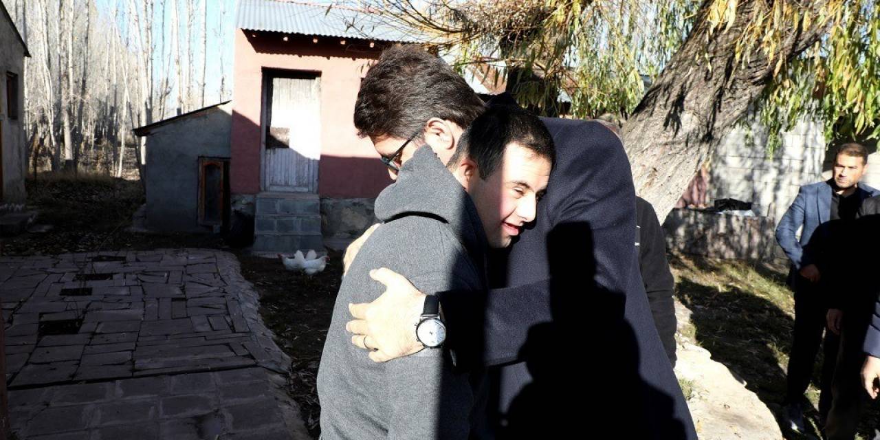 Erciş’te Dünya Engelliler Günü’nde Ailelere Ziyaret