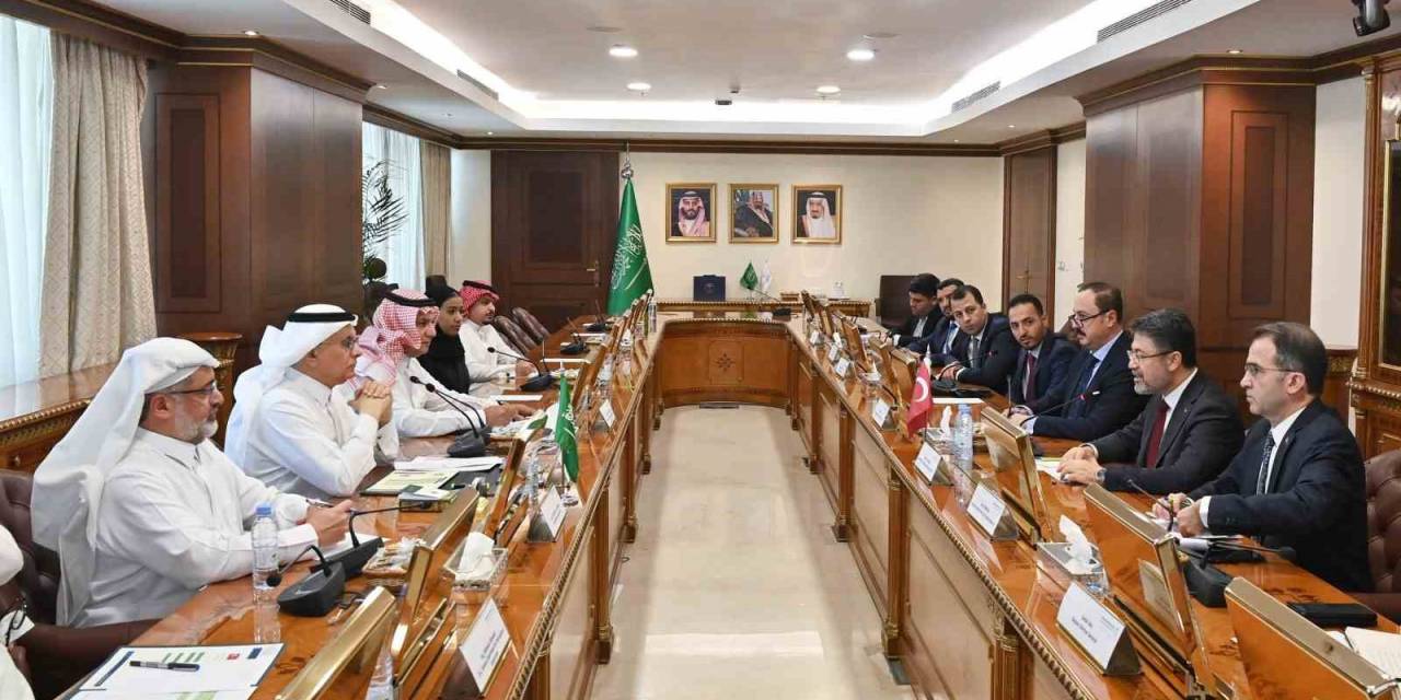 Tarım Ve Orman Bakanı Yumaklı Suudi Arabistan’da