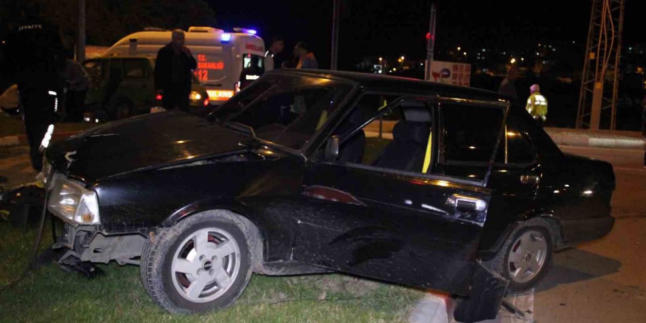 Çanakkale’de Trafik Kazası: 3 Yaralı