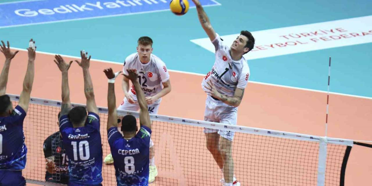 Efeler Ligi: Ziraat Bankkart: 3- Develi Belediyespor: 2