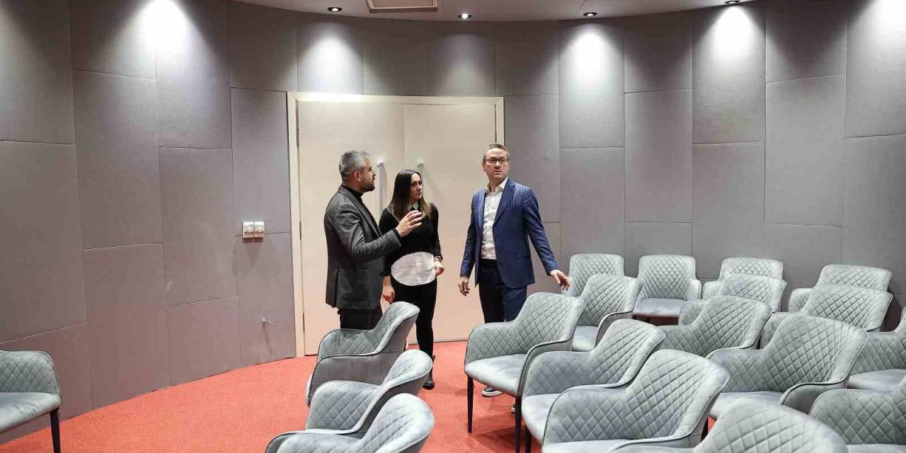 Başakşehir Belediye Başkanı Kartoğlu, Gençleri Başakşehir Gençlik Merkezi’ne Davet Etti