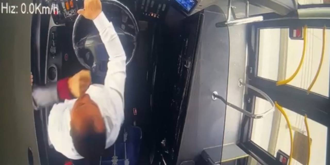 Sarıyer’de Yayalardan İett Şoförüne "yol Vermedin” Saldırısı Kamerada: “Plajda Yürür Gibi Yürümeyin”
