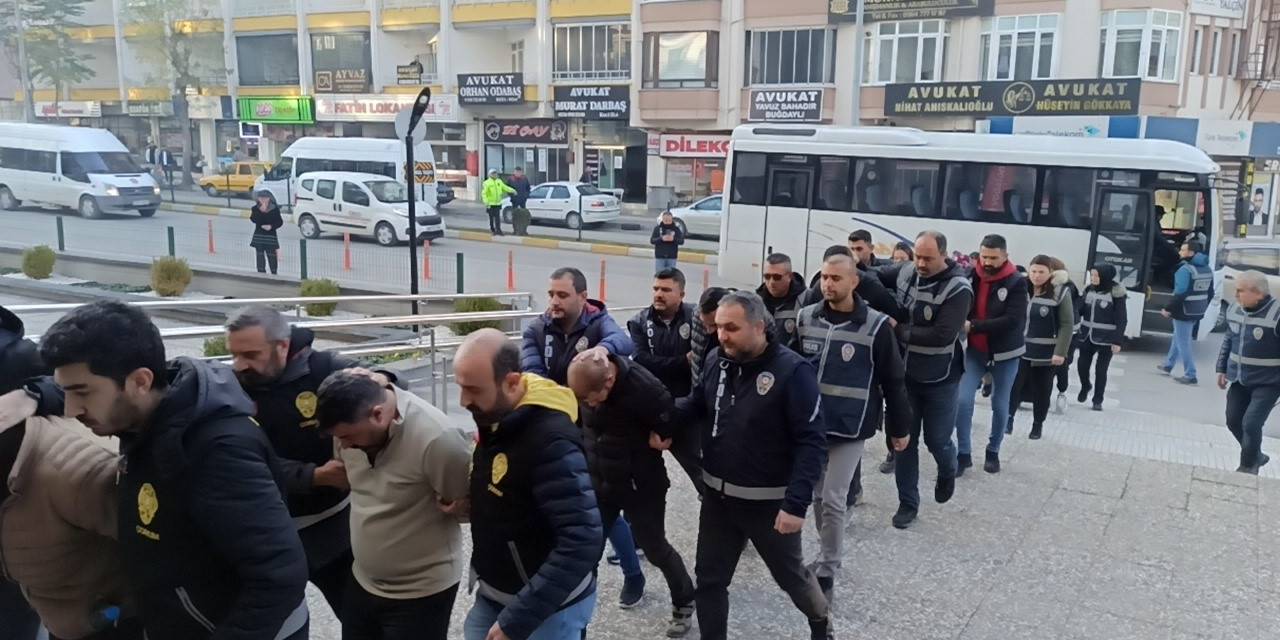 Çorum Polisinden "Teleskop" Operasyonu: Gözaltına Alınan 9 Kişi Adliyede