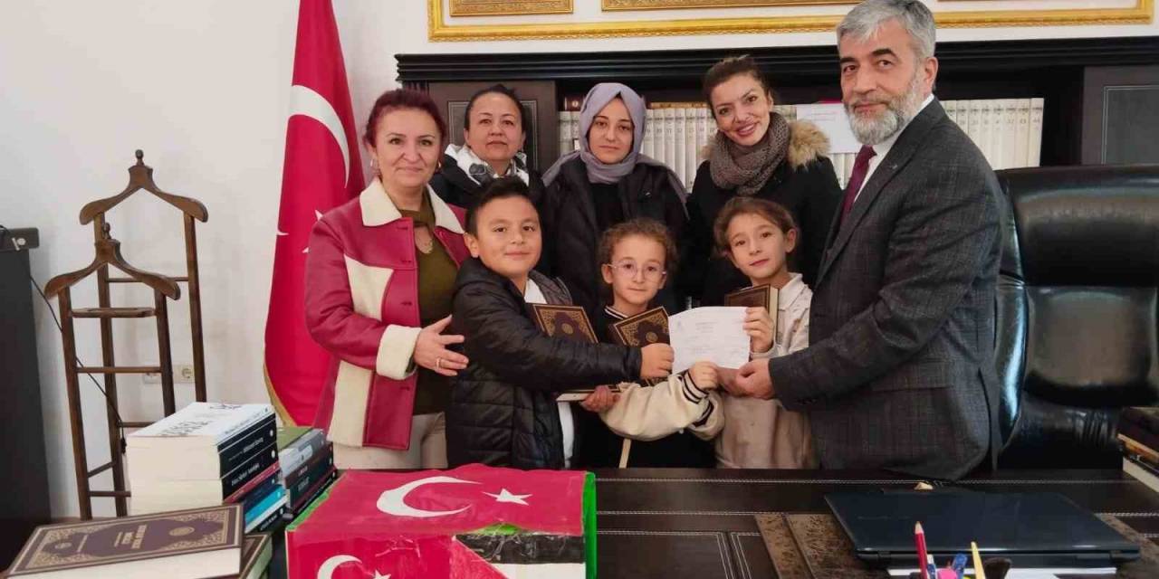 Minik Öğrencilerden ’filistin’ İçin Örnek Davranış