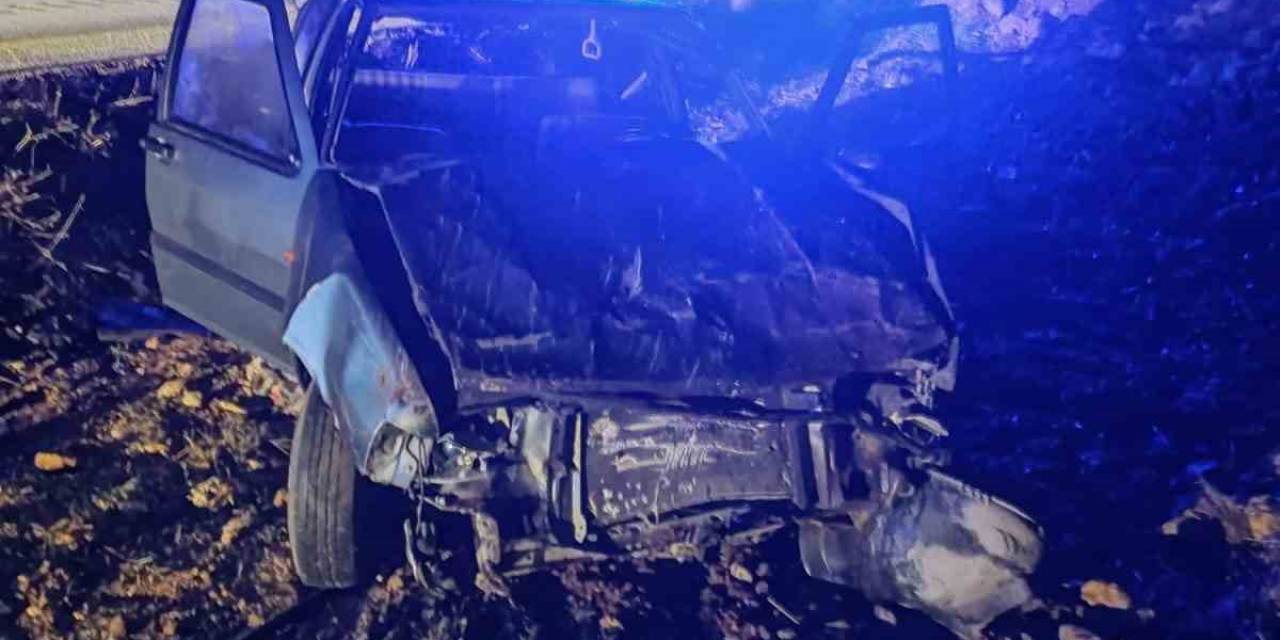 Takla Atıp Şarampole Giren Otomobilde 4 Kişi Yaralandı