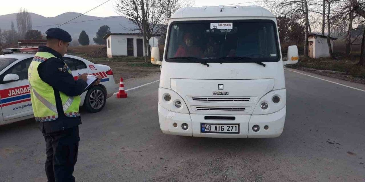 Emet Jandarmasından Okul Servislerine Denetim