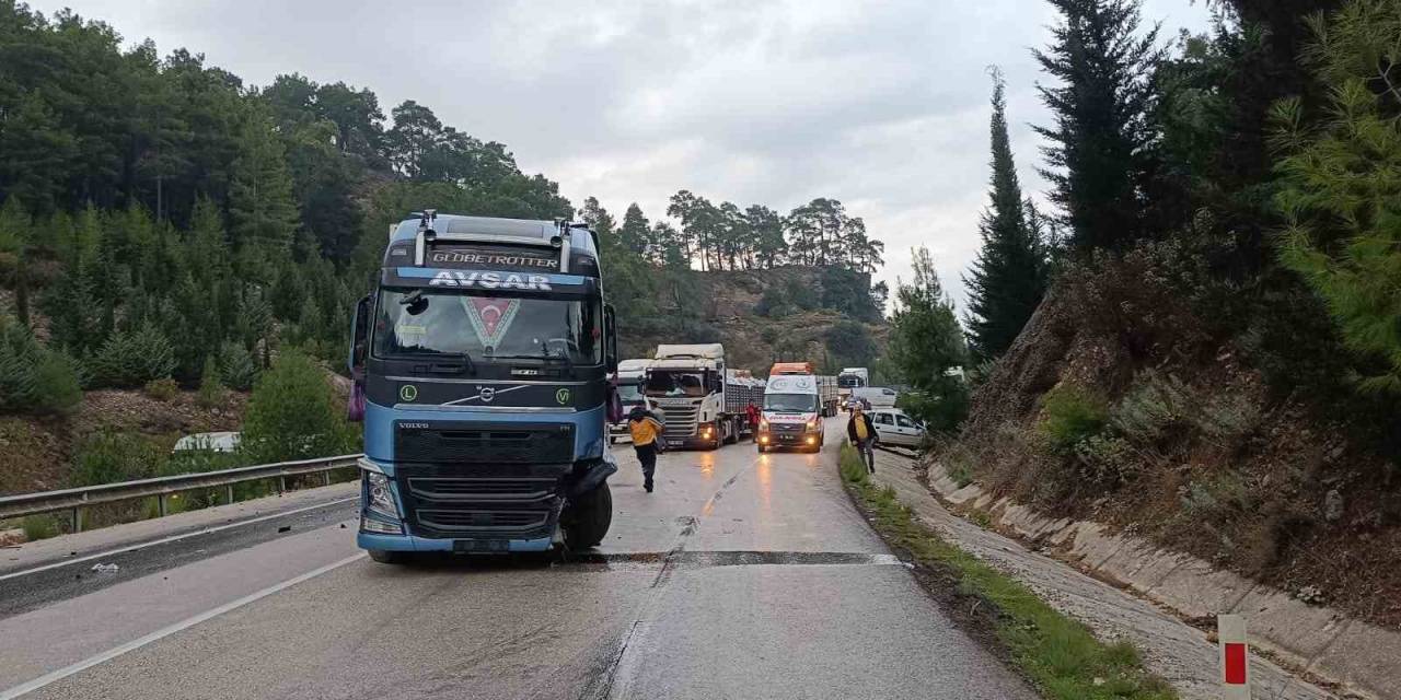 Burdur’da 2 Otomobil Ve Tır Çarpıştı: 1 Yaralı