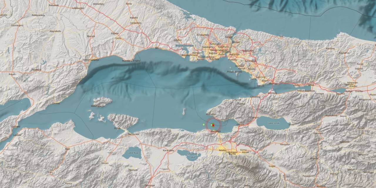 Bakan Yerlikaya: “(Deprem) 2 Vatandaşımız Merdivenden Düşmüş Olup Sağlıklarına İlişkin Bir Olumsuz Durum Söz Konusu Değildir”